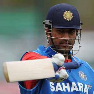 Dhoni moves into sixth spot in ODI rankings