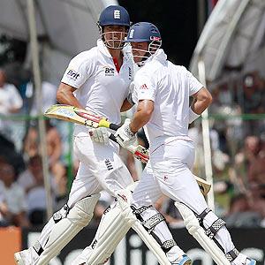 Openers Strauss, Cook set up strong England reply