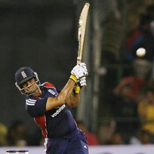 Owais 2nd batsman to score 200 runs this IPL season