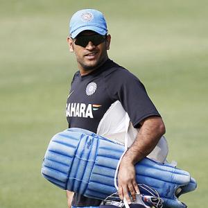 Dhoni hopes team 'gets small things right' in 1st Test