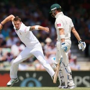 Steyn, Amla put South Africa in charge in Perth