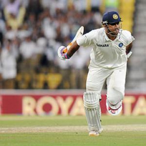 Dhoni's run-out could be series-changer: Trott
