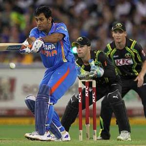 Dhoni hails exceptional fielding for win