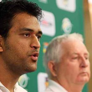 Dhoni should be careful with comments: Azhar