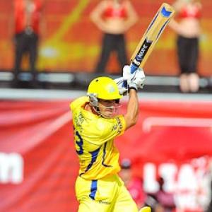 Henriques' all-round show helps Sydney outclass Chennai