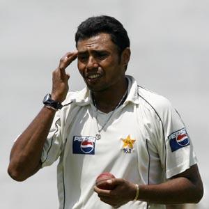Mystery surrounds Kaneria's sudden departure from Pak to India