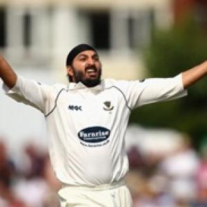 Panesar axed from Sussex after drunken incident
