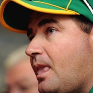 Former Aus cricket coach Mickey Arthur eyes rugby switch