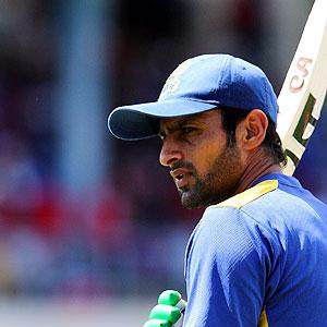Pakistan axe Malik, Razzaq for Sri Lanka series