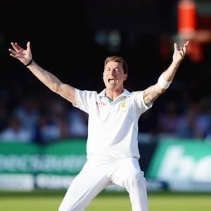 New Zealand fight to prolong South Africa Test