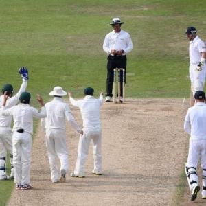Pietersen and Siddle play down Broad controversy