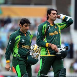 Former Pak players blast team for dismal CT show