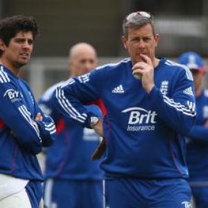 England coach Giles denies ball tampering allegations