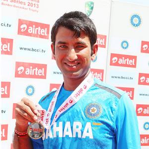 Cheteshwar should avoid the hook shot, says his father
