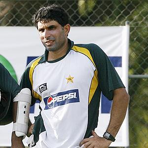 PCB denies reports of bust-up between Misbah, Hafeez in SA