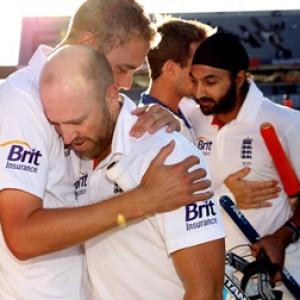 Prior leads England to series-saving NZ draw