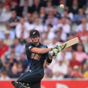 Guptill ton leads New Zealand to easy win over England