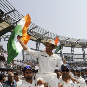 Tears flowing, Tendulkar says emotional goodbye to cricket