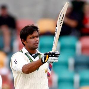 Manzoor's maiden Test century puts Pakistan in control