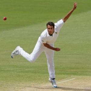 SA in command after Tahir sends Pakistan crashing for 99