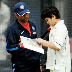 IPL EXTRAS: Tendulkar rolls arm over at Mumbai Indians' nets session