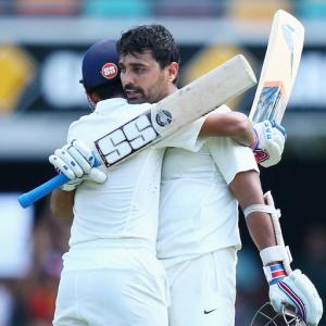 Vijay completes 2, 000 Test runs; Dhoni overtakes Ganguly