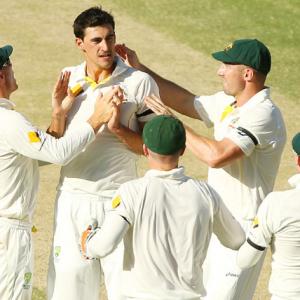 PHOTOS, Day 3: Australia take control after tail wags