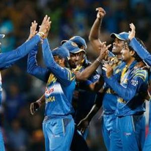Dilshan steers Sri Lanka to victory over South Africa