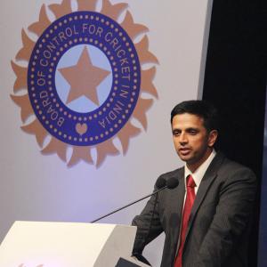 Dravid to mentor Indian batsmen on Dhoni's request