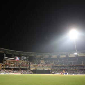 Pawar-led MCA on sticky wicket after Srinivasan reprieve