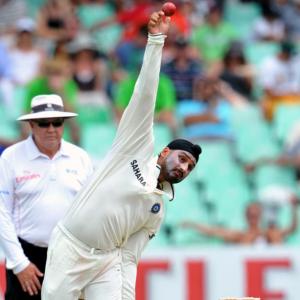 ICC lauds Harbhajan for 'adapting action and bowling legally'