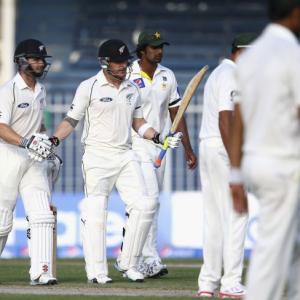 McCullum mauls Pakistan after Mark Craig bags seven wkts