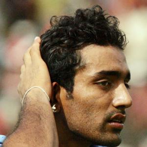Shukla rattles South Zone after Uthappa's ton