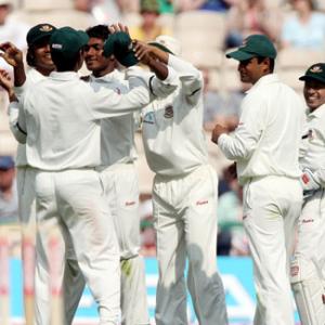 Taijul's 8-wkt haul gives Bangladesh dramatic win over Zimbabwe