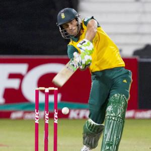 Du Plessis ton helps South Africa set up Australia final