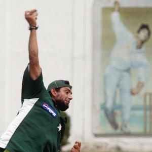 Saqlain Mushtaq to help England spinners tackle Pak batsmen