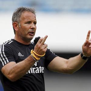 'Football is not ballet,' says Milan coach after De Jong tackle