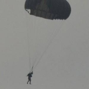 Dhoni completes parachute jump at Army training