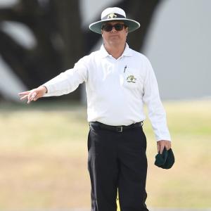 Umpire Ward stable after blow to head during Ranji match