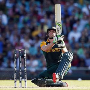 De Villiers smashes 162 to drive South Africa to 408-5