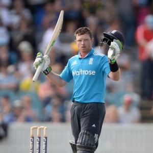 Bell smashes 187 as England beat Aus PM's XI