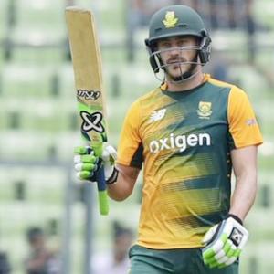 Du Plessis leads South Africa to victory in Bangladesh