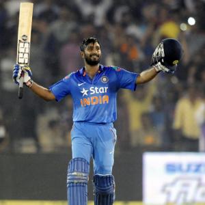 India score nervy win over Zimbabwe in first ODI