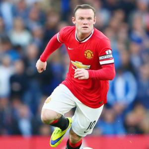 Striker Rooney targets Bobby Charlton's scoring record