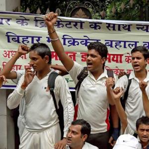 Bihar's cricketers protest outside BCCI chief Dalmiya's residence