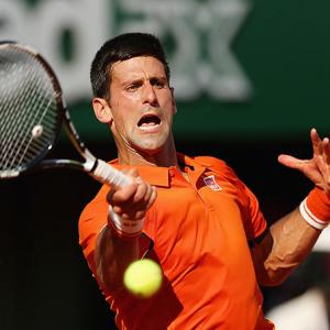 Wawrinka enters French Open final; Storm halts Djokovic vs Murray semi