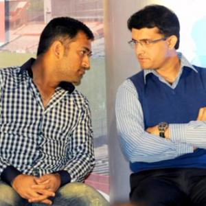 Let's give Dhoni time and respect, says Ganguly