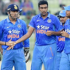 Dhoni hits out at fast bowlers again