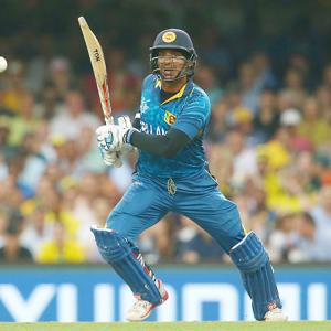 Sangakkara set to hang up gloves after India series in August