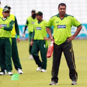 Waqar can't say why Pakistan fail to cross India hurdle at the WC